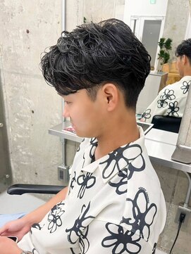 ノエ(noe) MEN’S HAIR/ブルーブラック/フェザーパーマ/栄h38