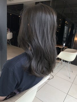 グロウ 丸の内(GLOW) グレージュカラーオリーブカラーレイヤーカット韓国甲府美容室