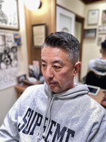 フォーコーナーズ(Four Corners)&nbsp;大人スキンフェードツーブロック刈り上げマンバン30代40代