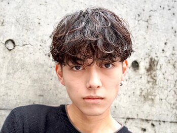 ラヴィズム バイ フィフス 新潟駅前店(LUVISM by fifth)の写真/《ショートヘア×波巻きスパイラルパーマのデザインが◎》清潔感のあるスタイルで、ビジネスシーンでも◎