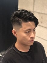 フランクスバーバー アンド ビアークラブ(FRANK'S BARBER and BEER CLUB)&nbsp;フェードカットワイルドツーブロックサイドパートショート