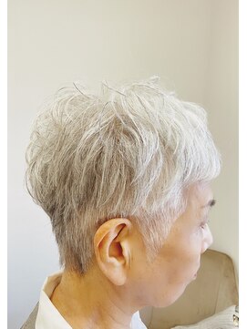 ルッカ(Rucca) 華やかグレイヘア