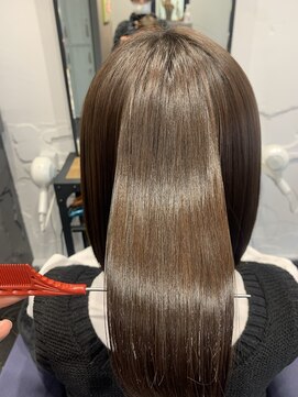 アルコイリスバイドールヘアー(ARCOIRIS by Dollhair) ショートマッシュ暖色系カラーぱっつんボブミニボブ髪質改善大阪