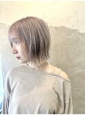切りっぱなしボブ／ハイトーン/ホワイトベージュ