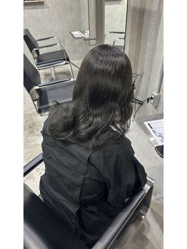 ラック(LUCK) レイヤーぱっつん前髪ステップボーンカットシルキー船橋/韓国