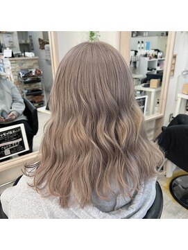 ケーアールツーエス 古市駅前店(KR2S) ミルクティーアッシュ