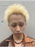 金髪スパイキーショート