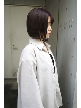 ユノ(juno) ラベンダーベージュ×ミニボブ｜艶と透明感の大人カラー