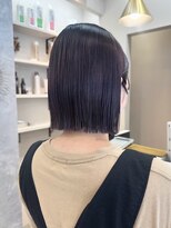 ポジ(poji)&nbsp;切りっぱなしボブ　質感ストレート　カット　顔まわり　艶髪