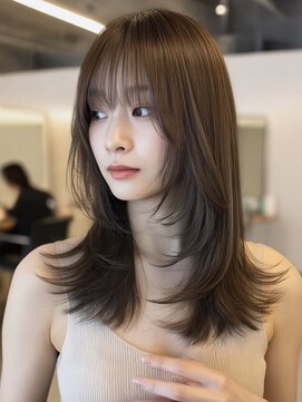 ヴィッカエコル (vicca 'ekolu) ミディアムレイヤー/顔まわりレイヤー/小顔/くびれミディアム