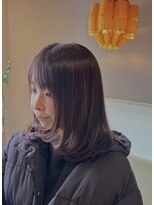 ヴァロ(Valo)&nbsp;チョコレートブラウンの伸ばしかけミディアムレイヤー