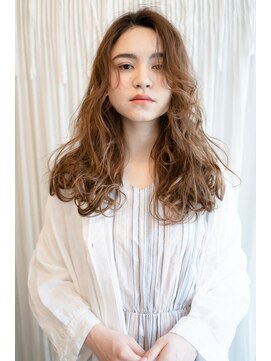 マグノリア オモテサンドウ(MAGNOLiA Omotesando) かきあげぬけ感ウェーブでイメチェン！強弱MIXスパイラルパーマ