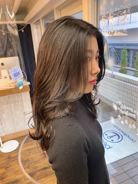 ピース トウキョウ(PEACE TOKYO) 毛流れが綺麗なセミロングスタイル