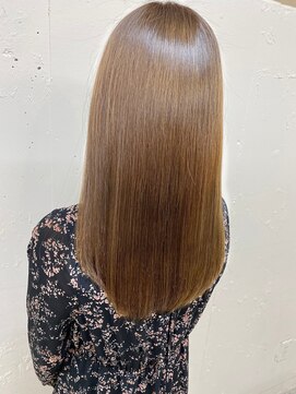 ミラリー 横浜(Mirareee) 【ブリーチ毛対応可能】髪質改善縮毛矯正+カット+カラー¥ 19900