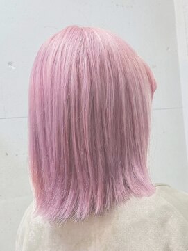 ビランチェ 池袋(bilancia) ピンクヘア/切りっぱなし/ホワイトピンクカラー/ハイトーン/池袋