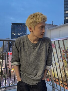 スタニング 渋谷(STUNNING.) 抜きっぱなしスパイキーショート/メンズカット/ケアブリーチ