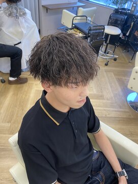 アレス バイ シカ 神戸三宮元町店(ALLES by Cica) 波巻きツイストスパイラルパーマツーブロック刈り上げ