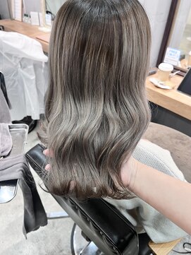 スイート ヘアデザイン(Suite HAIR DESIGN) オリーブグレージュ 【Yumi/大人可愛い】