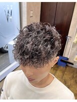 リット(lit.)&nbsp;スペインカール　ツーブロック　スキンフェード