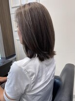 ヴィサージュクオン(VISAGE Quon)&nbsp;たっぷりハイライトで叶える透明感大人ミディアム