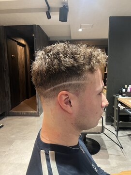 スウェル 柏店(Swell) MEN’S HAIR/サーフカール/刈り上げセンターパート/柏