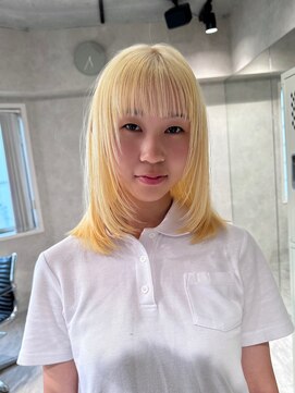 ハイプ(HYPE) ダブルカラー＆ブリーチ/ミディアムレイヤー/ホワイトブロンド