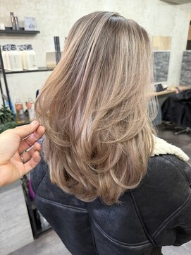 エピ(epi) レイヤーカット/バレイヤージュ/海外ヘア/ハイライト