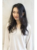「THE C 海老名」大人女性の艶カラー、動きのあるミディアムヘア