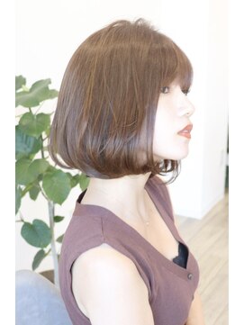 アイ(I.) 【 I. 】30代からの大人女性におすすめ前下がりボブ