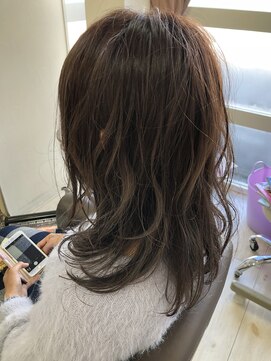 ハグエヴェック(HUG AVEC) ミディアムレイヤー