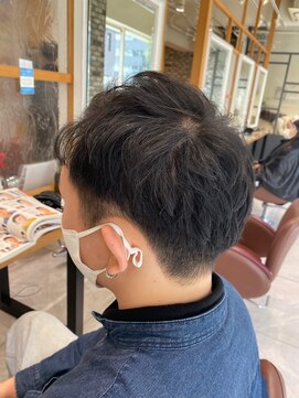 ネオリーブルカ 御茶ノ水店(Neolive Luca) 低め刈り上げスタイル