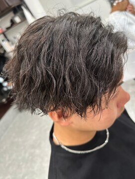 フゥ 宇都宮(FeU) 波巻きパーマセンターパートツイストスパイラルパーマ刈り上げ