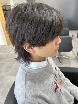 ヒュイル バイ ニアウ(Hwyl by Niau) メンズマッシュウルフスパイラルパーマニュアンスパーマ眉毛