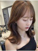 上品韓国ヘア外ハネミディアムグレージュカラーベージュカラー