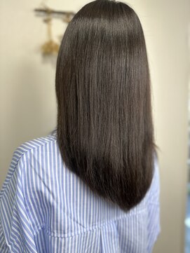 ジウ 上通り(JIU) 20代30代小顔ゆるふわセミロングダークアッシュ