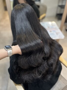 ラビス 池袋(Lovis) ワンレン/ネビージュ/エクステ/小顔/インナーカラー/韓国/池袋