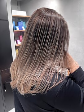 シャルムバイケンジ(Charm.by KENJE) バレイヤージュハイライトオージュアシャドウルール外国人風銀座