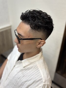 オルヴァ(Orva) フェードカット×ベーシックパーマ