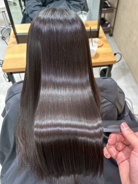 ニフティー(Nifty) 韓国風ストレート/美髪ストレート/艶ブラウン/ツヤ感ロングヘア