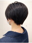 小顔効果抜群！大人可愛い黒髪ショートボブレイヤースタイル