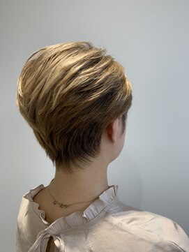 ソランテ(SOLLANTE) カラーも映えるハンサムショート