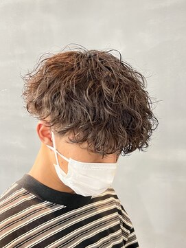 バース バイ ハピネス(BIRTH by happiness) 前下がり波巻きパーマ