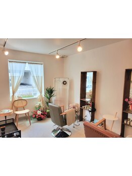 日々のダメージでお悩みの方に特許成分でダメージを感じさせない髪へ導きます！！