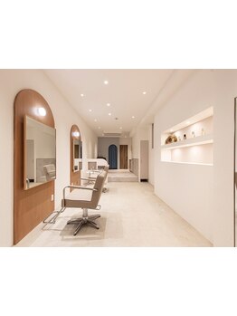 お子様連れ大歓迎☆プライベート空間で周りを気にせず施術を受けられる。ママのお悩みに応えます。