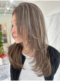 ハイライトカラーミルクティーベージュレイヤーカット