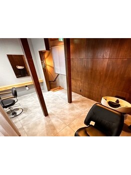 カット・白髪・エイジングヘアのお悩みに特化した、大人女性のための艶髪サロン《Malibu》―。