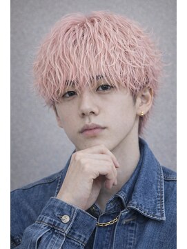 ヘアールーム アート(hair room a to by NYNY) 波巻きパーマ×ペールピンク