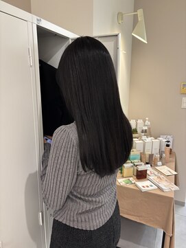 イラ(Era) ブルーブラック/暗髪