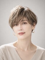 コル(COR)&nbsp;大人女性ショートヘア 白髪ぼかしハイライト 40代50代60代
