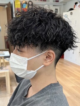 ウェイビーエフティフィフス 横浜西口(WAVEY ft.fifth) ツイストスパイラルパーマ波巻きスパイラル刈り上げマッシュ